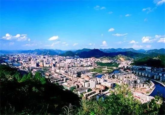 你们的魔鬼又来了,仅需21万,豪华定制款镶钻iPhone11带回家“三亿体育手机版”(图2) 三亿体育官网